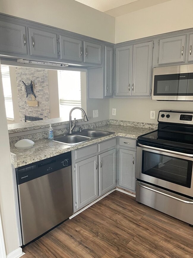 Building Photo - 3 Bed 2 Bath Home North Nashville