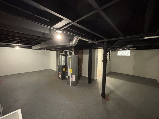 Building Photo - 575 Durbin St