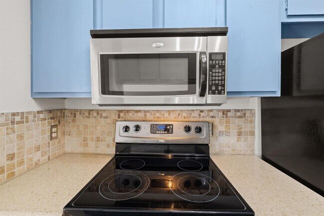 Building Photo - 1705 Crossing Pl