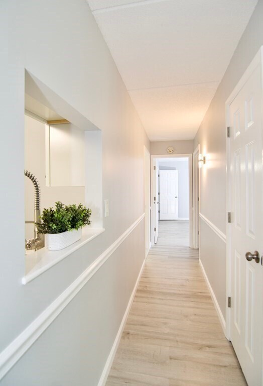 Building Photo - 22 Maple Crest Cir