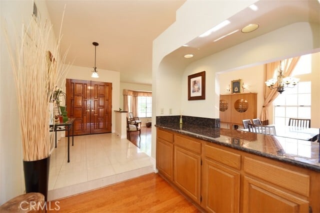 Building Photo - 1095 Sunset Bluff Rd