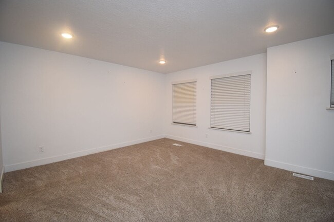 Building Photo - Beautiful 4 Bed Eagle Mountain Home, Near Parks & Lake!!