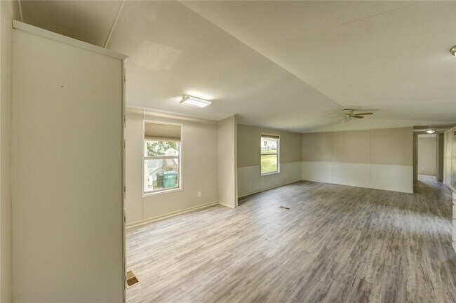 Building Photo - 13265 Pecan Tree Dr