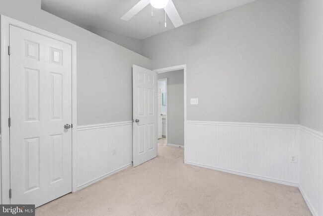 Building Photo - 2423 Bolton Ln