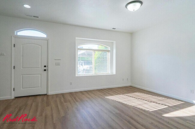 Building Photo - 2075 S Sir Monte Dr