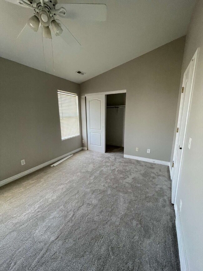 Building Photo - "Chic 3-Bed Townhouse with Scenic Views & ...