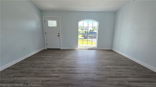 Building Photo - 5201 Diamond Dr
