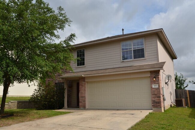 Building Photo - 3 bed/2.5 bath with granite countertops an...