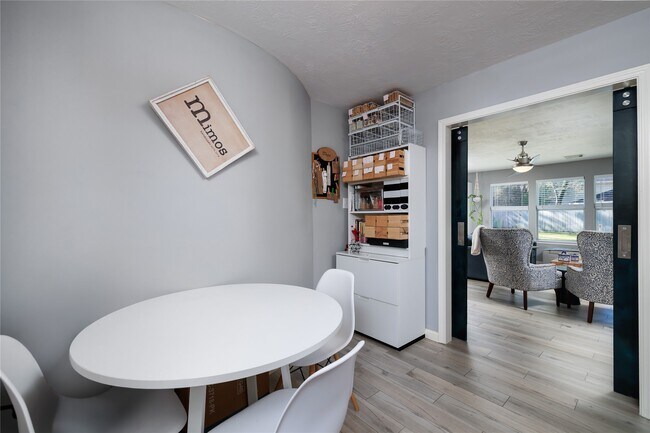 Building Photo - 143 S Vesper Bend Cir