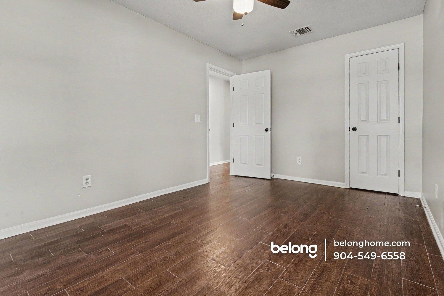 Building Photo - 7641 Rain Forest Dr N