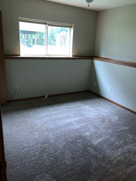 Bedroom 4 - 227 E Mill St
