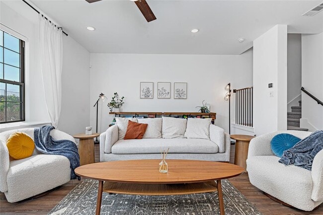 Primary Photo - 233 Bridgewater Ave