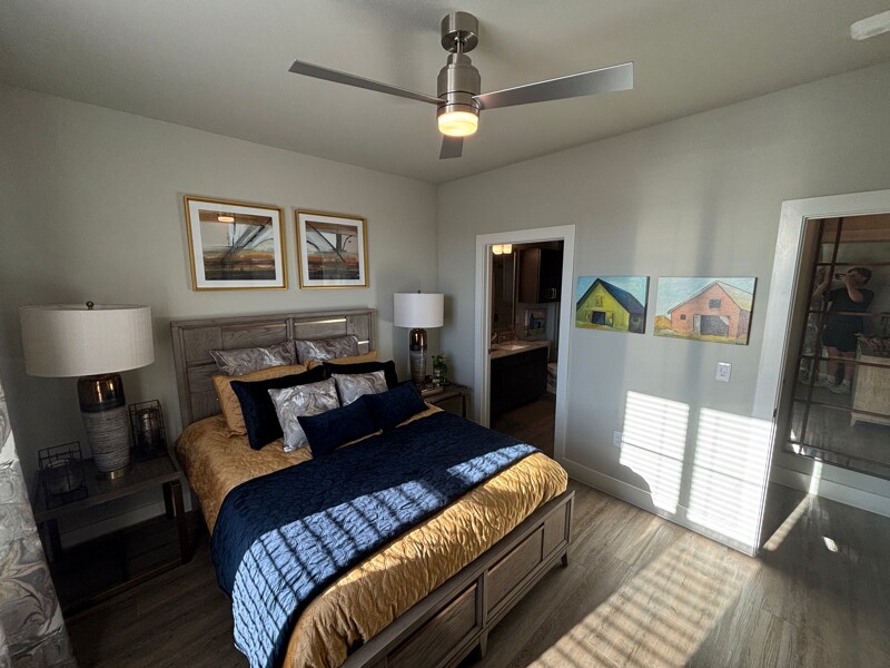 Building Photo - 425 El Rio St