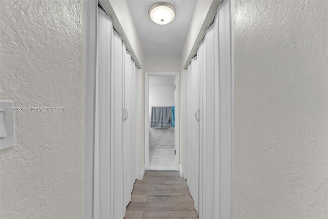 Building Photo - 9437 SW 76th St