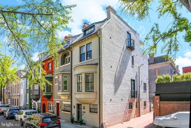 Building Photo - 1832 Corcoran St NW
