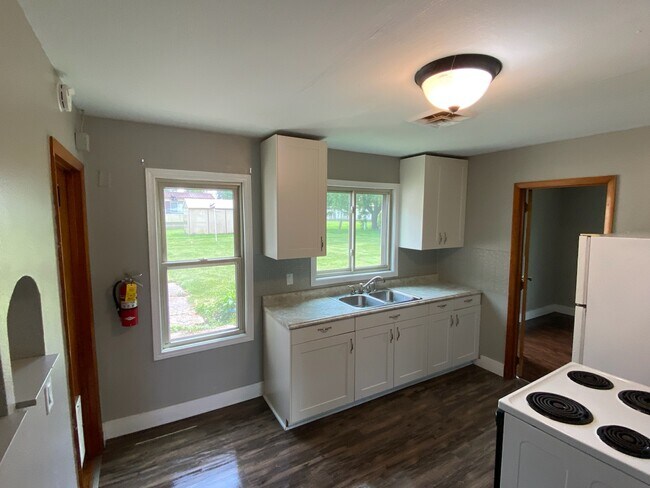 Kitchen - 606 N I St
