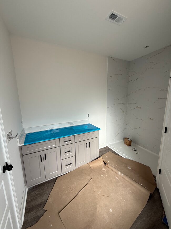 Building Photo - 9715 Flowes Store Rd