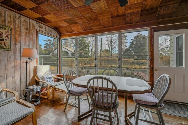 Building Photo - 425 Old Shipyard Ln