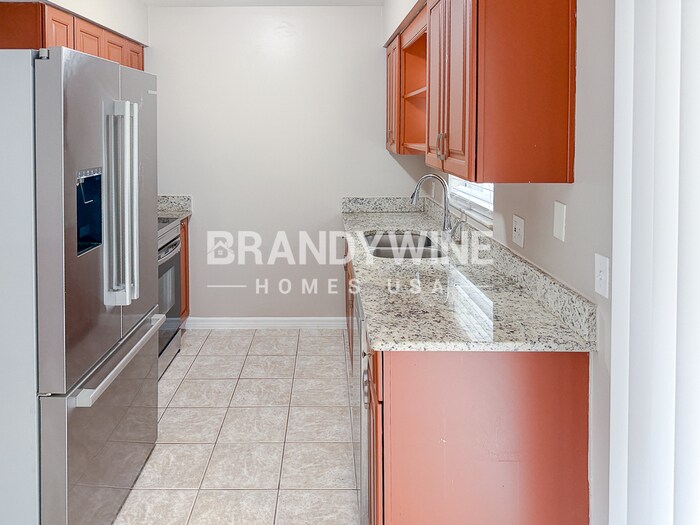 Building Photo - 215 Shore Rd