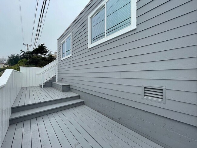 Building Photo - 94 Clearview Dr