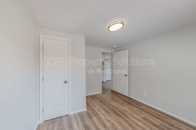 Building Photo - 1717 Griegos Rd NW