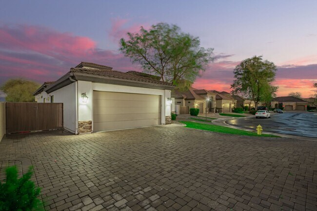 Building Photo - Beautiful 6-bedroom basement home