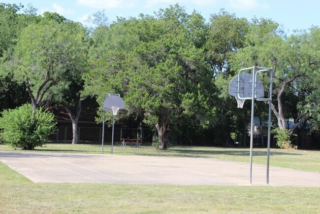 Building Photo - 3113 Fritz Hughes Park Rd