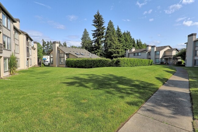 Building Photo - Aspen Grove Condo