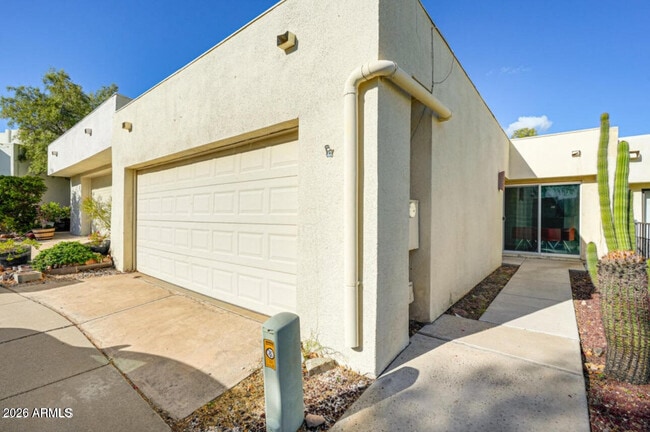 Building Photo - 14236 N 23rd St