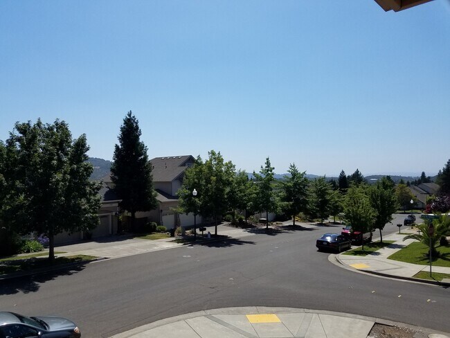 Building Photo - 5960-5964 Vista Ridge