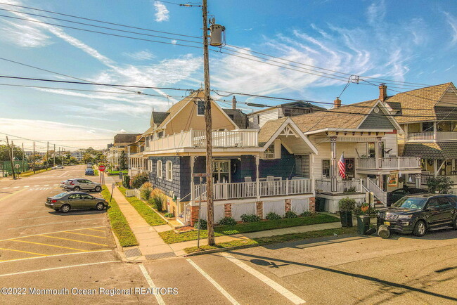 Building Photo - 42 Abbott Ave