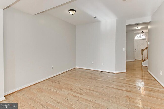 Building Photo - 5054 Grimm Dr