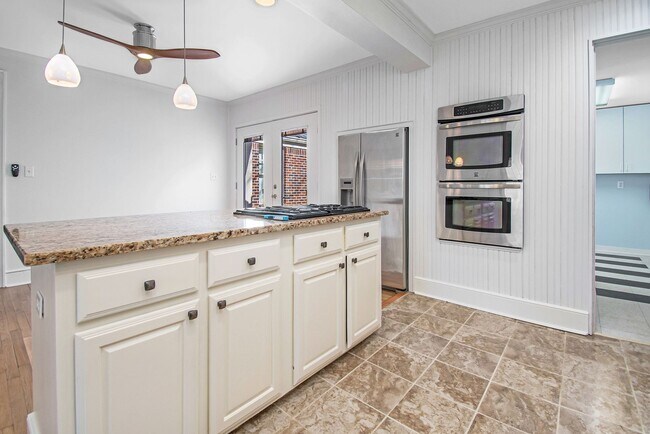 Building Photo - 2 Bedroom in Intown Atlanta