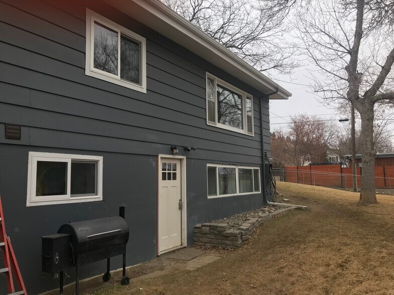 Building Photo - 3111 Harrow Dr
