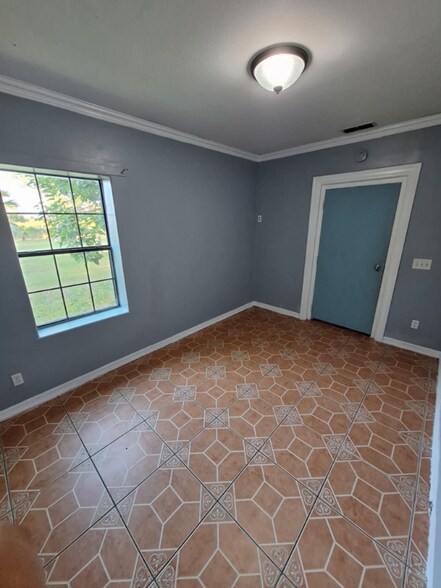 Building Photo - 4508 N Mile 4 1/2 W