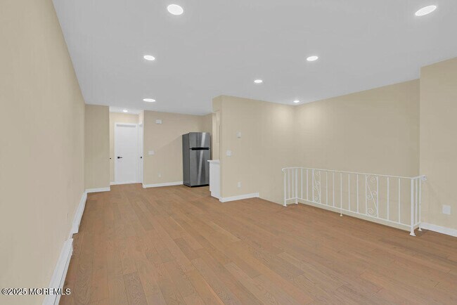 Building Photo - 114 3rd Ave