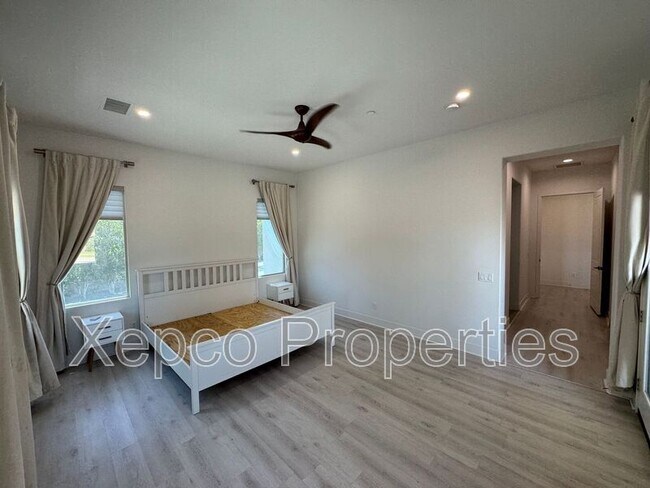 Building Photo - 74635 Tesla Dr