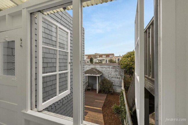 Building Photo - 467 40th Ave