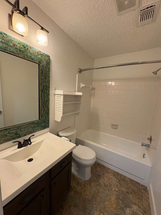 Building Photo - 4007 Issacks Way