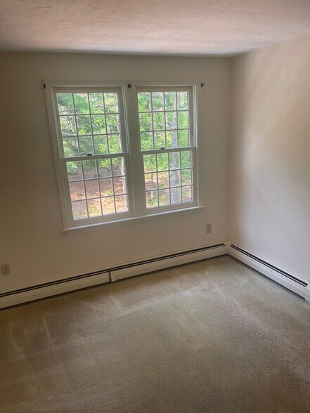 Building Photo - 49 Wintergreen Rd