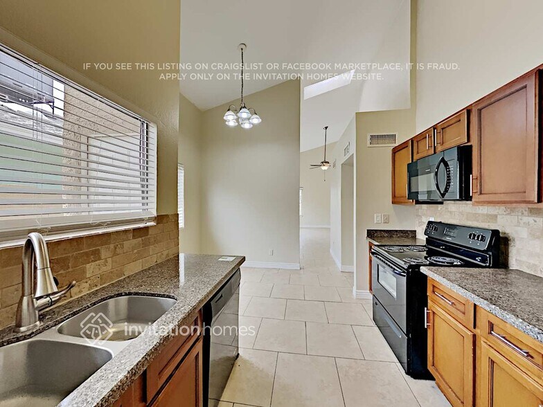 Building Photo - 11320 N 82nd Ave