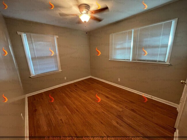 Building Photo - Spacious & Unique! 3 Bed, 1 Bath Home with Bonus Space for Rent