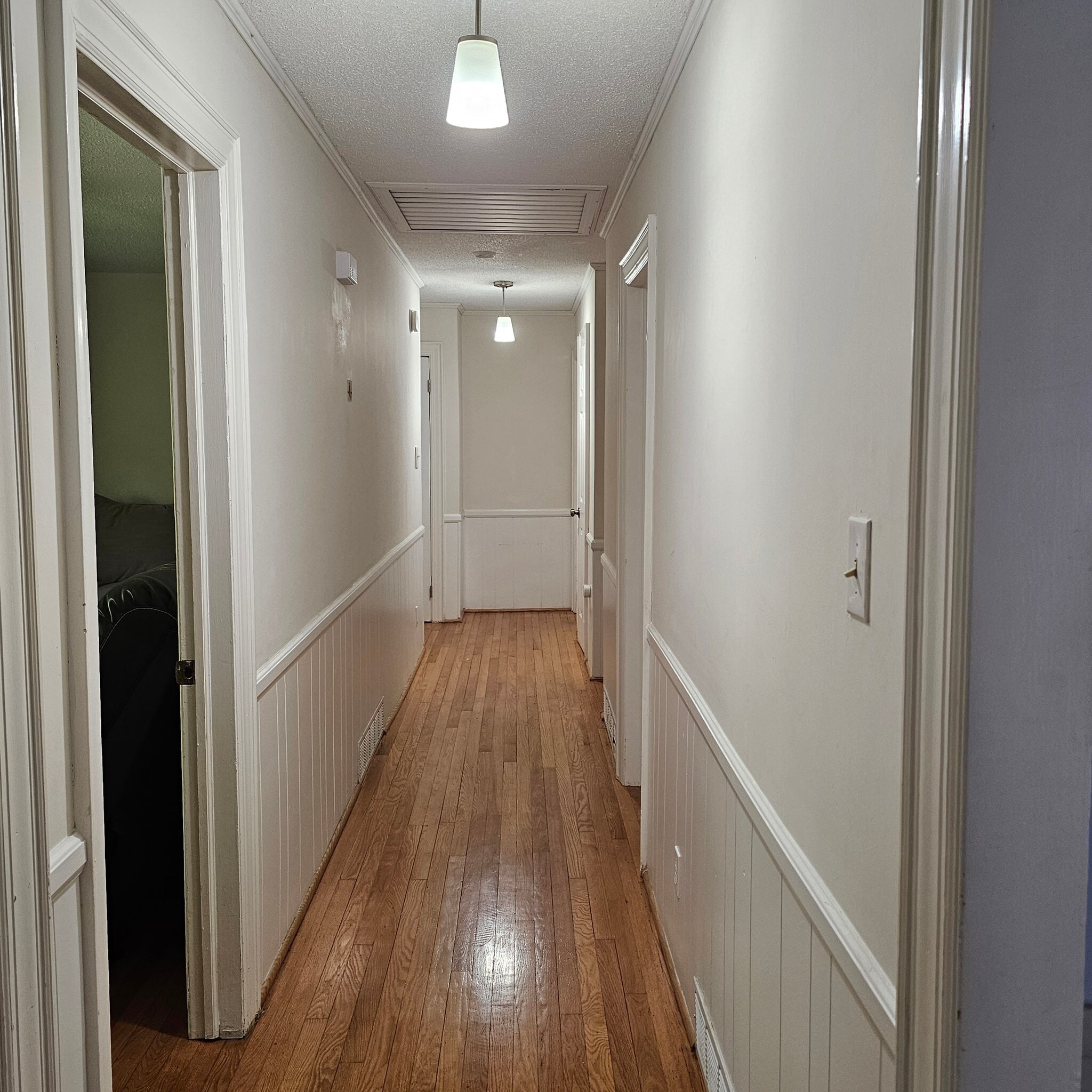 Building Photo - 548 Greenway Dr