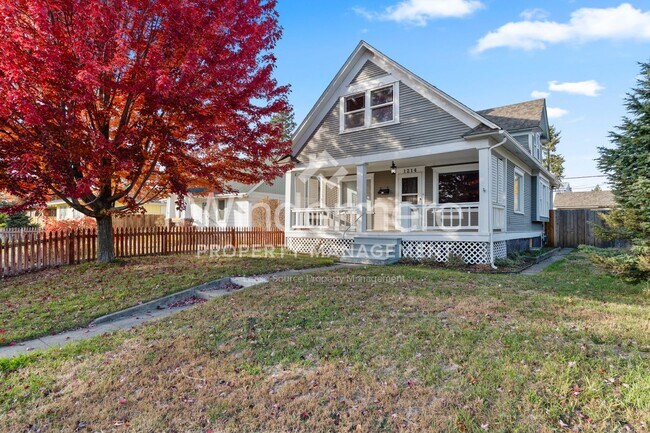 Building Photo - **Half off Full 1st Month's Rent** Beautif...