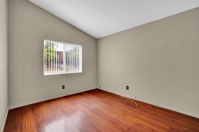 Building Photo - 939 Shana Pl