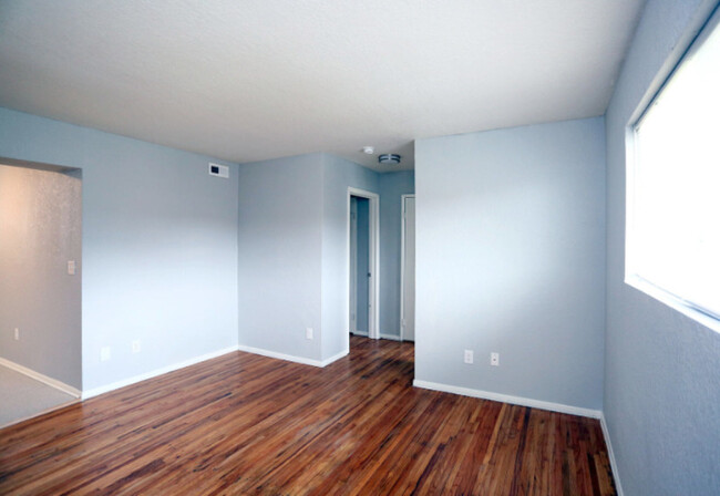 Building Photo - 4211 Newsome Dr