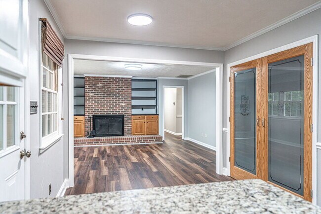 Building Photo - 120 Fox Hunt Ln