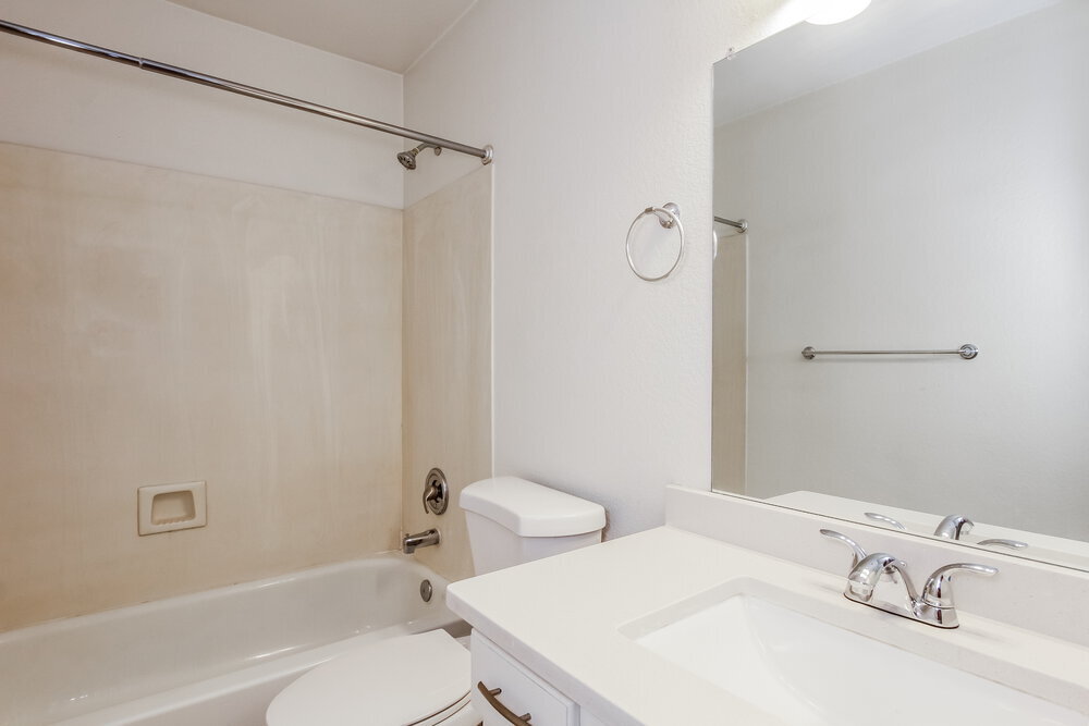 Building Photo - 5035 W Kristal Way