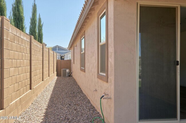 Building Photo - 12542 W Cassia Trail