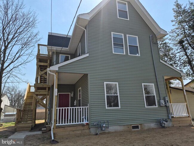 Building Photo - 20 Pine St